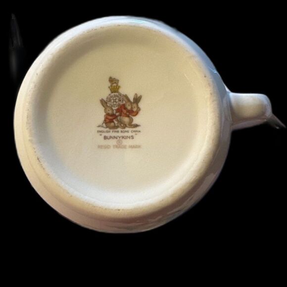 Royal Doulton Bunnykins vintage coffee cup on the farm - Picture 2 of 2